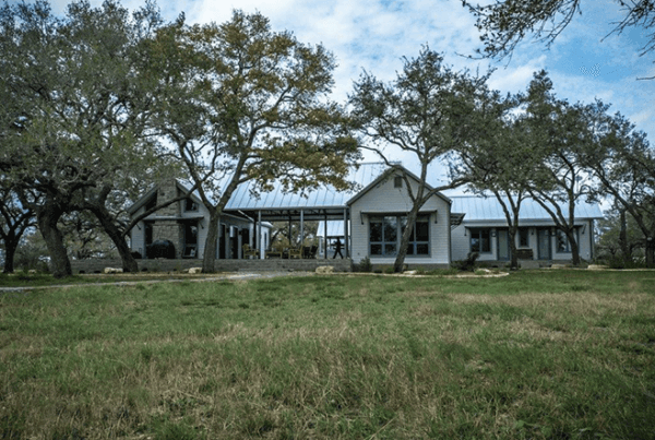 Front outside view of Goliad's exapanisve ranch